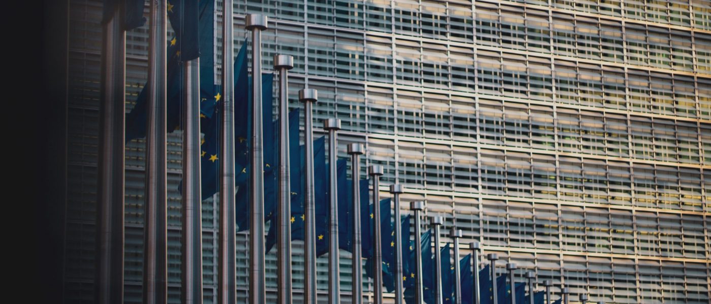 drapeaux européens devant le berlaymont