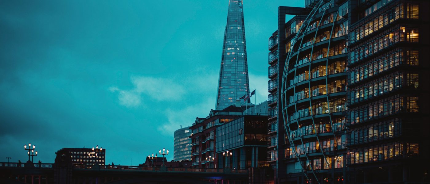 London skyscrapers on a cloudy evening - UNSPLASH London skyscrapers on a cloudy evening